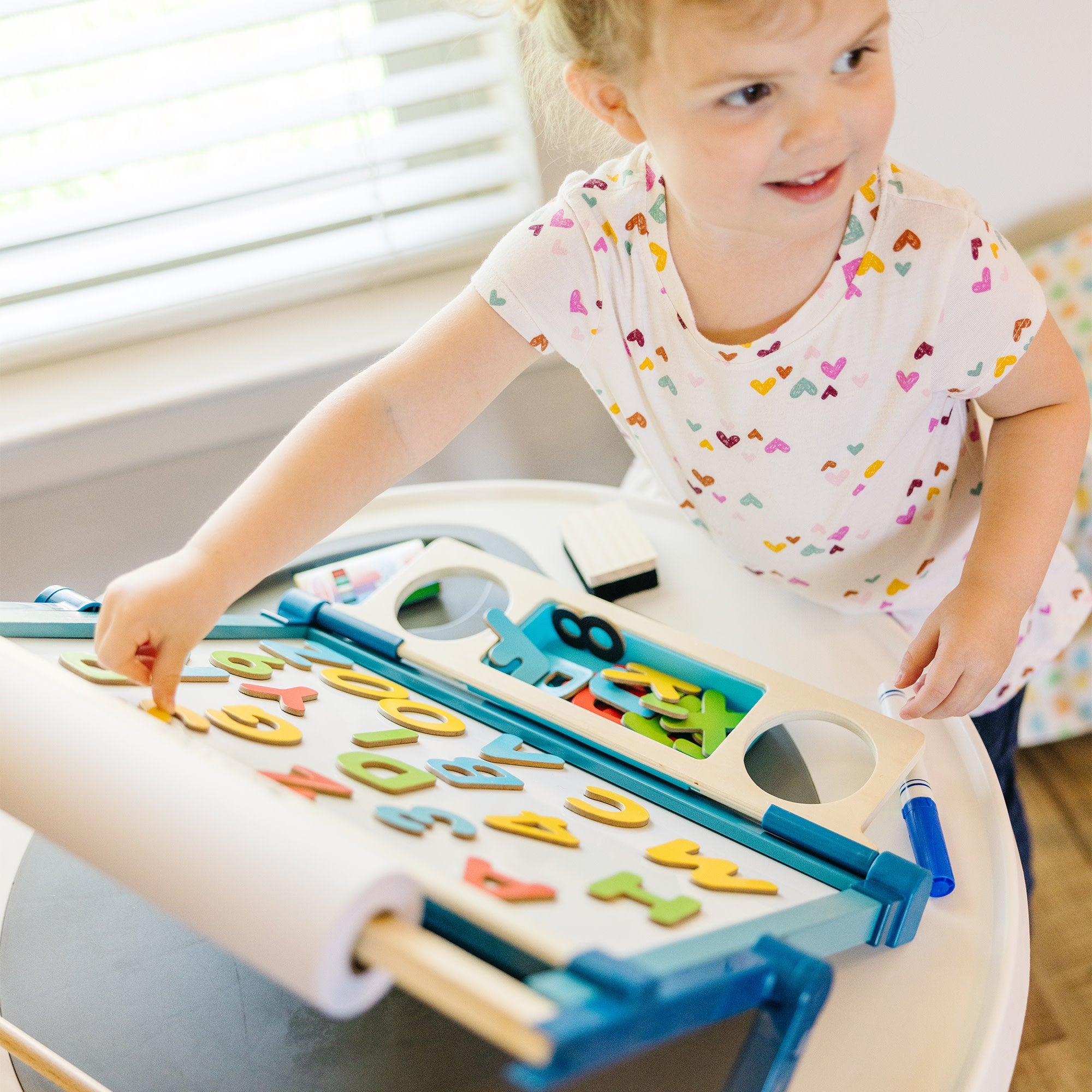 Double-Sided Magnetic Tabletop Easel